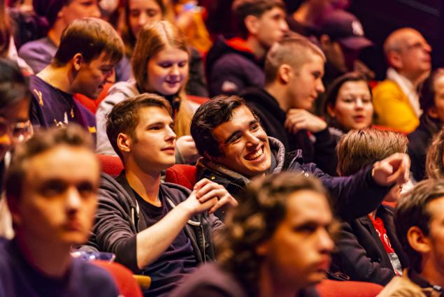 publiek in zaal tijdens IFFR